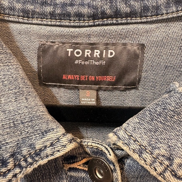New Torrid Distressed Light Wash Denim Jacket - Picture 7 of 10
